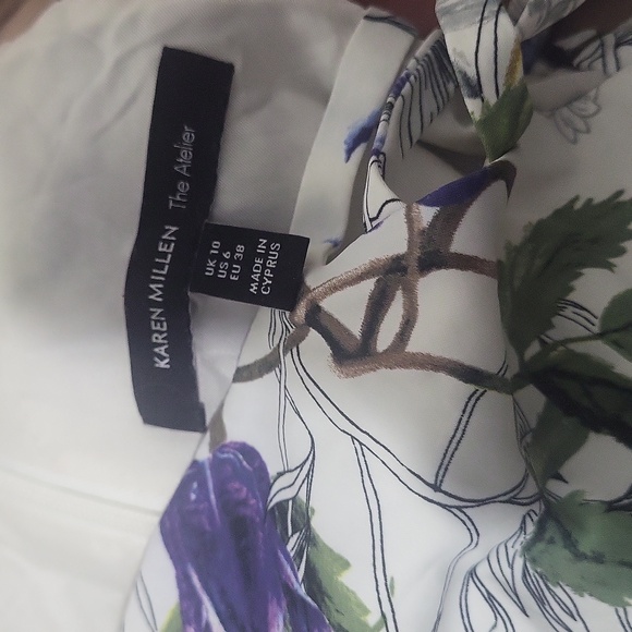 Great condition dress - Picture 4 of 5